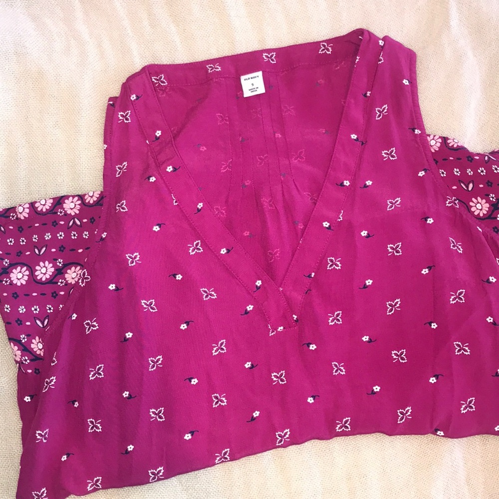 Old Navy Floral Pleated Tank Size S